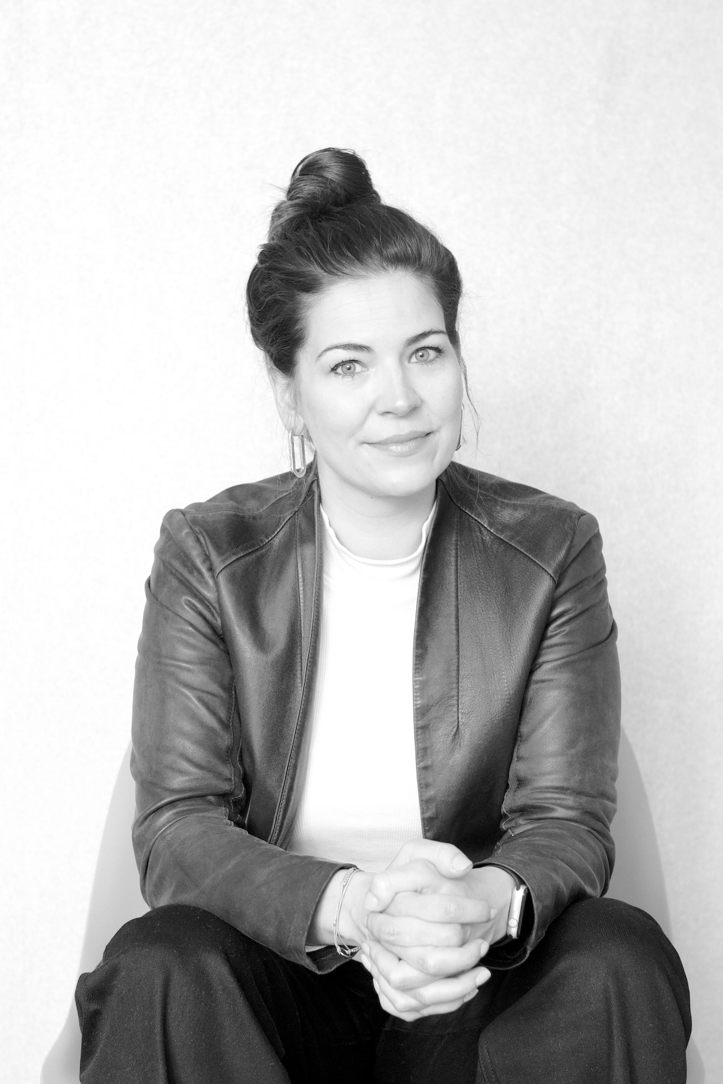Ambitchous_Leonie.jpg